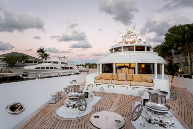 Motor yacht STARSHIP020