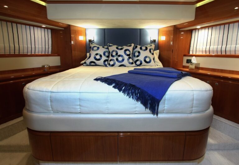Motor yacht Sioux Empress - VIP Cabin