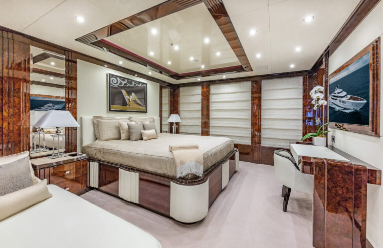 Motor Yacht Spectre Interior