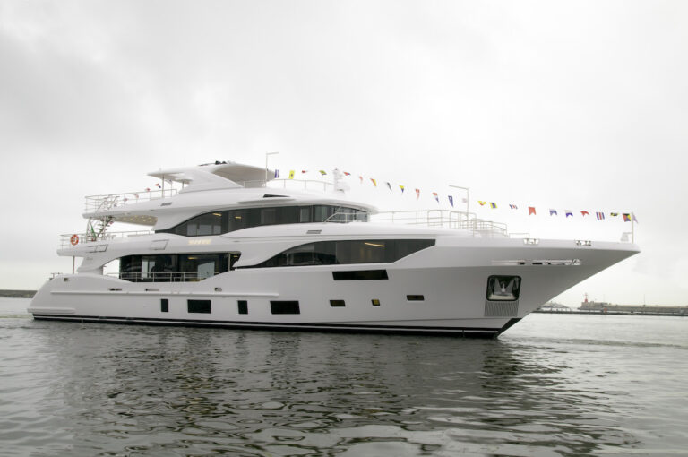 Motor Yacht Sunrise - Mediterraneo 116