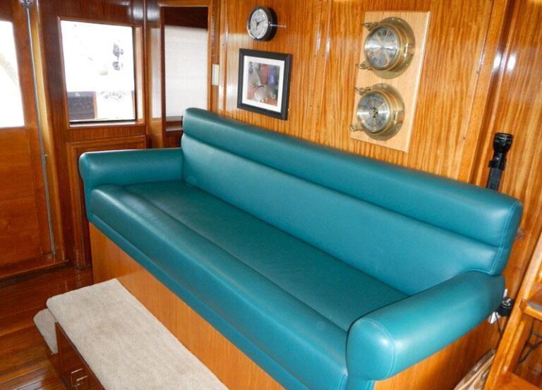 Motor yacht VIAGGIO - Pilothouse Seating