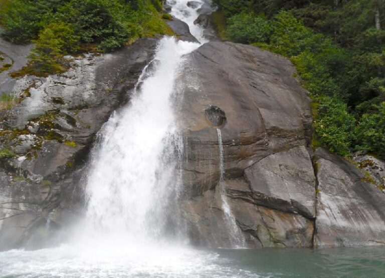 Motor yacht VIAGGIO - Waterfall