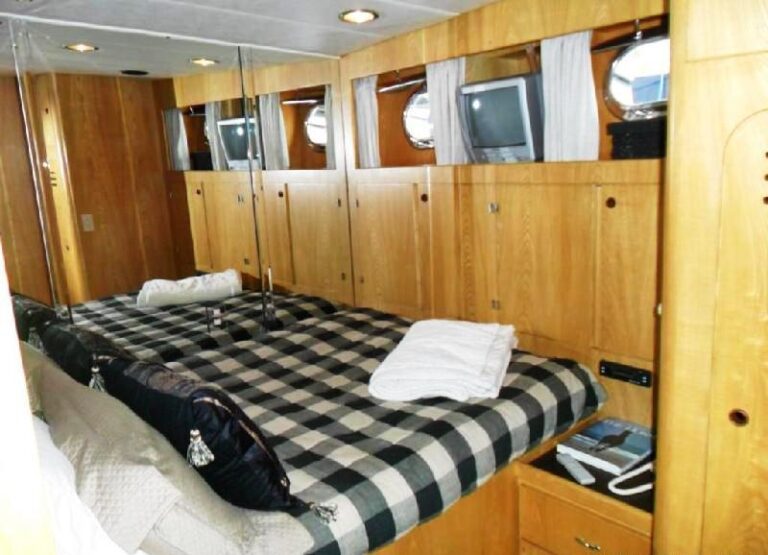Motor yacht ZIA - Guest Cabin