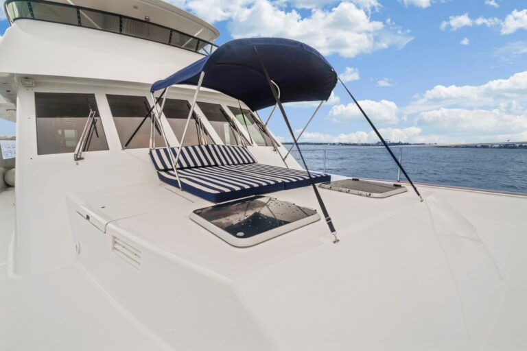 NIRVANA Exterior - Foredeck