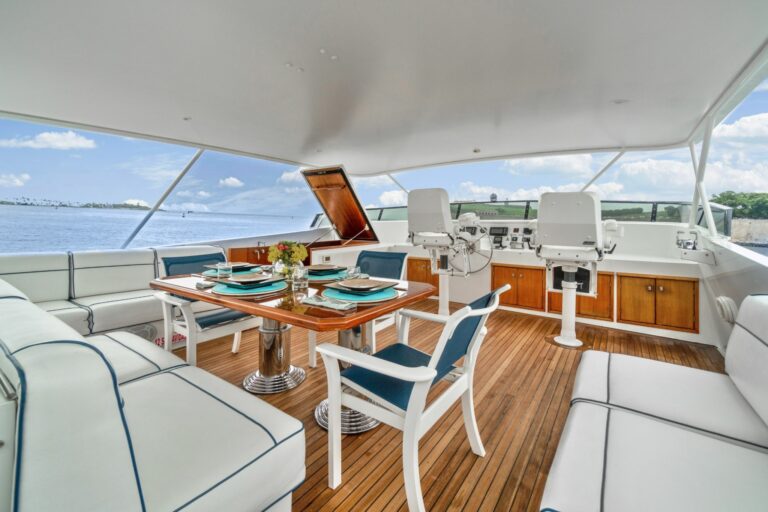 NIRVANA Exterior - Flybridge Deck Living Area