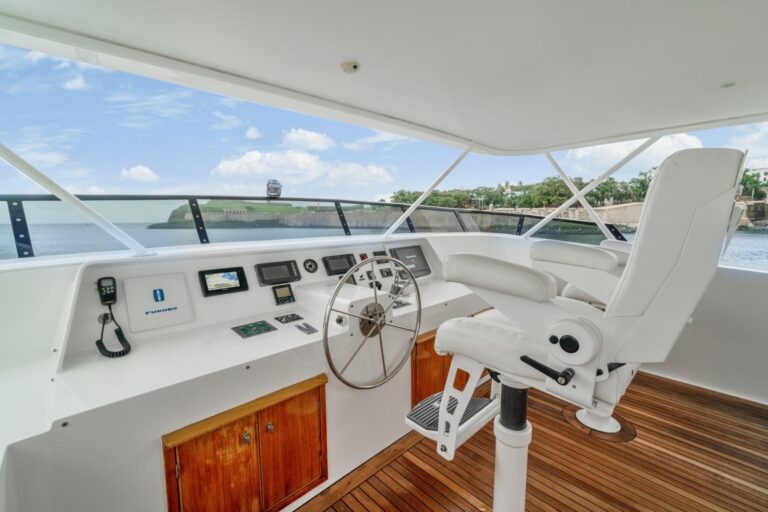 NIRVANA Interior - Helm Controls