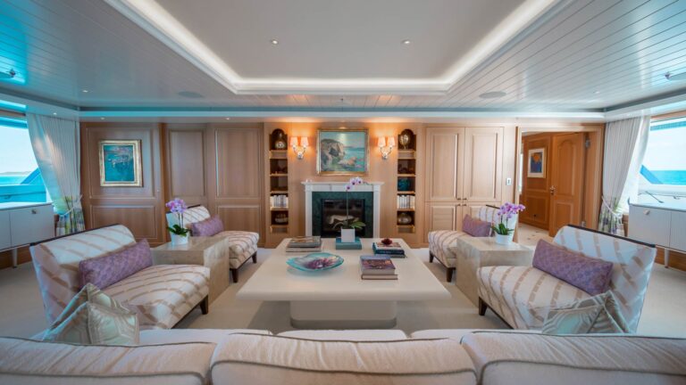 Saloon Main