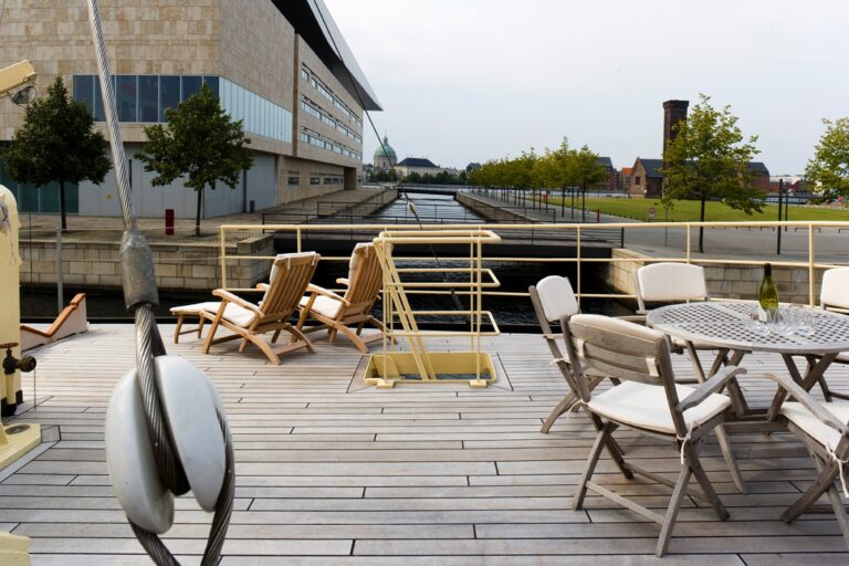 Navigator - Sundeck View 2