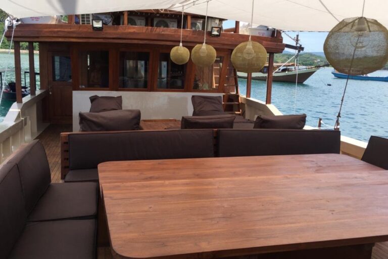 Nyaman - Dining Table