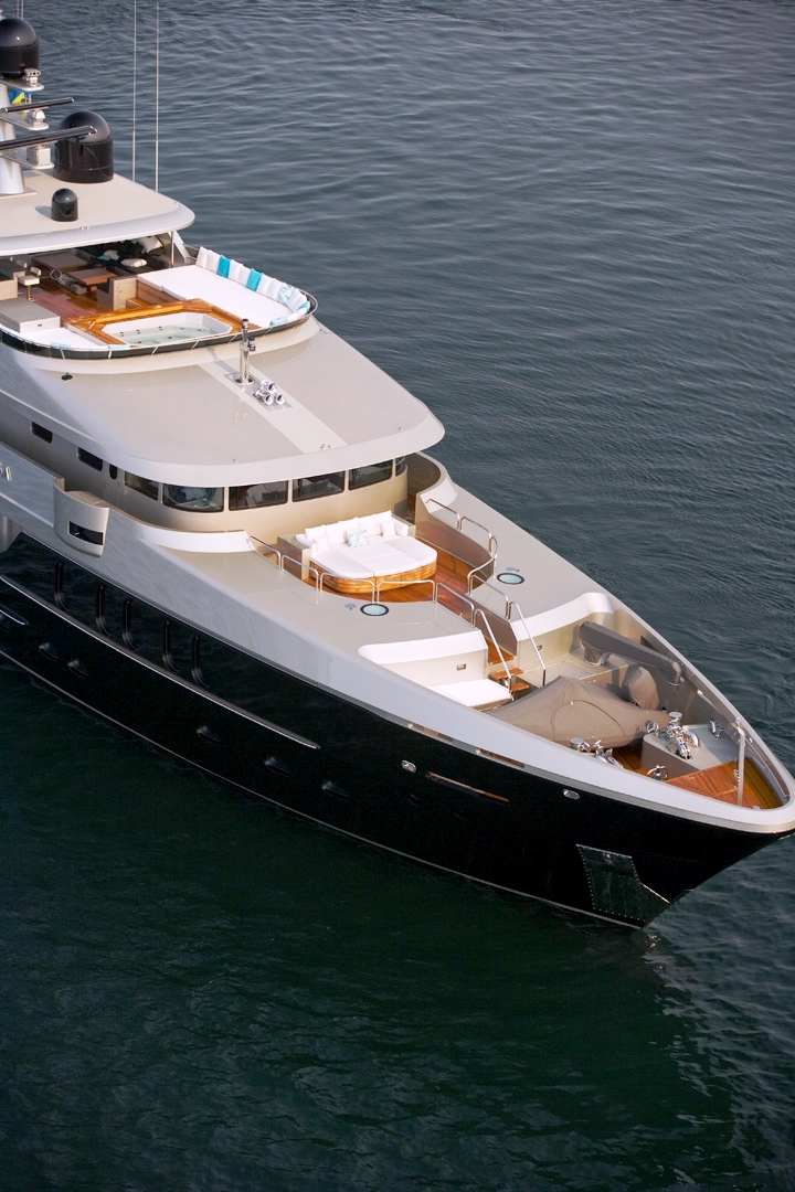 ODESSA - Bow Detail
