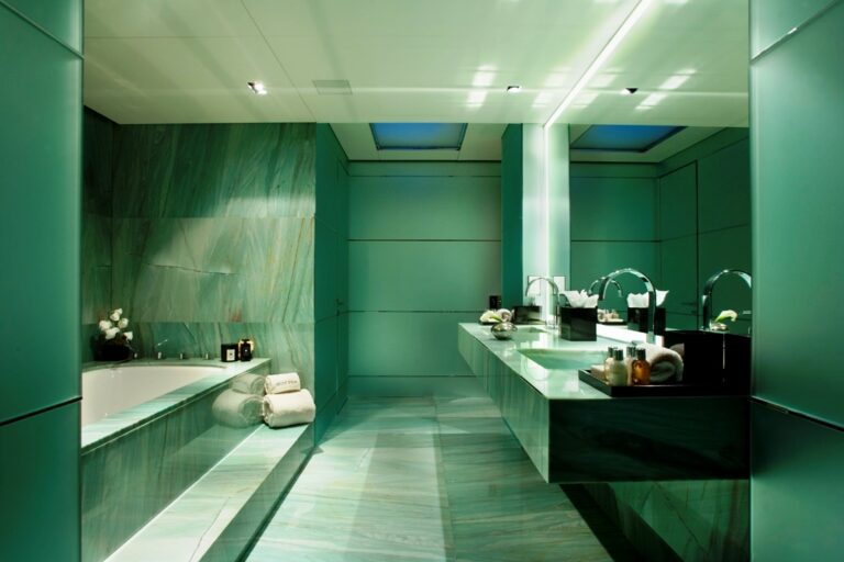 ODESSA - Master Bath