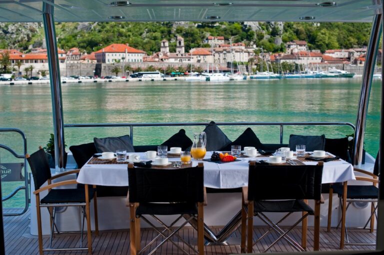 OOMKA - Aft Deck