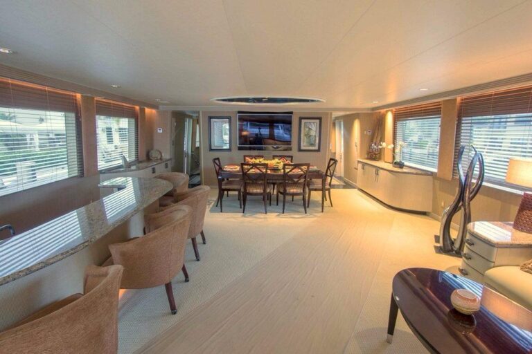 OPEN LOUNGE