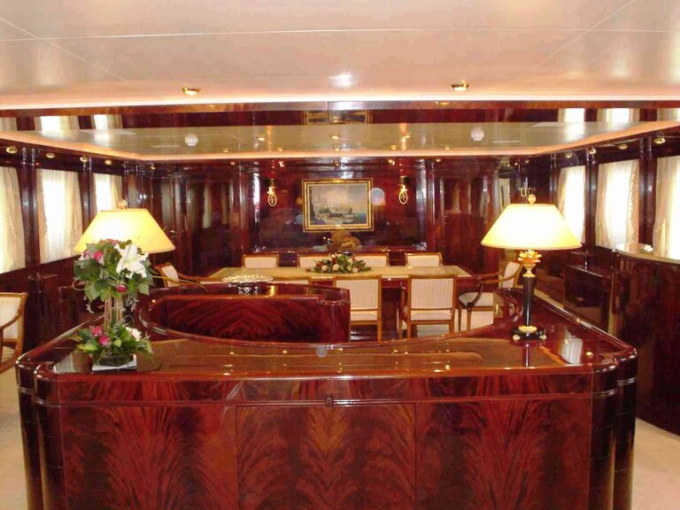 Siar Moschini Build / Golden Yachts Refit