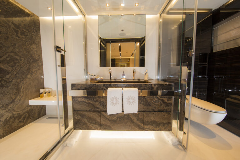 OURANOS - BATHROOM