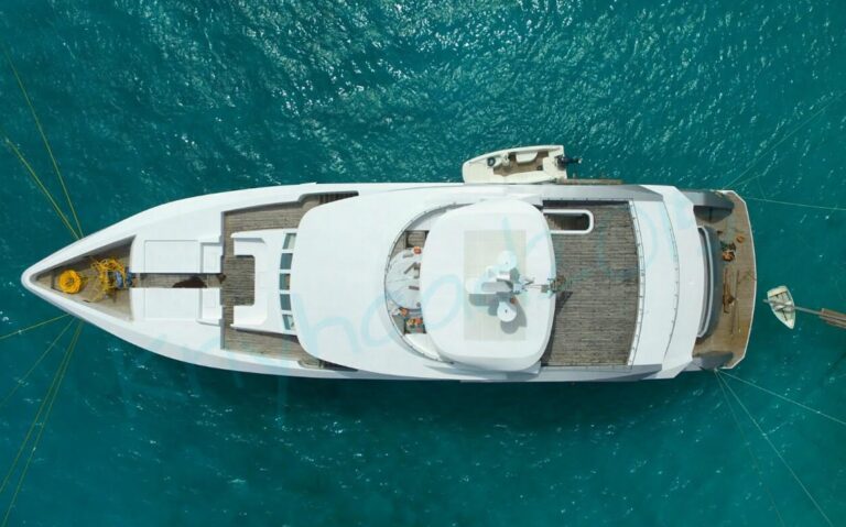 Offshore Yacht Searex areal