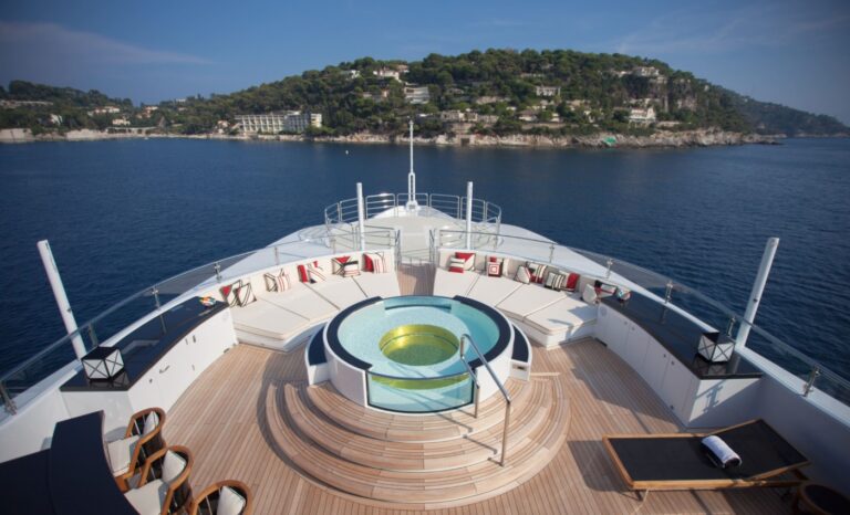 Opendeck Sunbathing Area