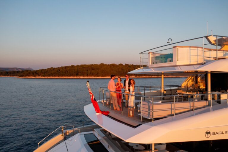 Opendeck With Sea Views