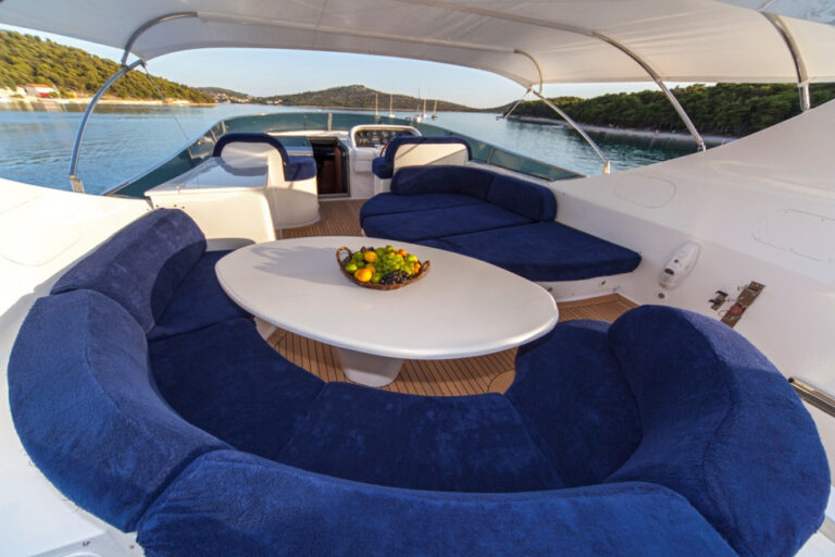 Outdoor Lounge
