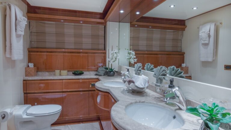 PARADISE - Master ensuite