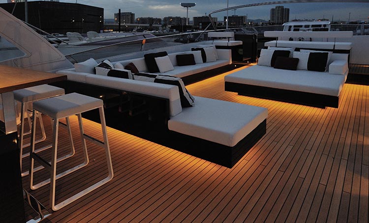PETARDO C - Sundeck by night