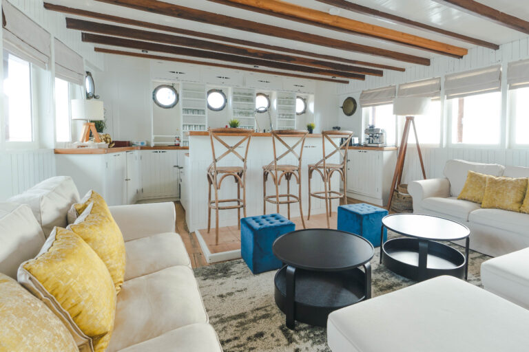 Saloon