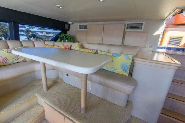 PRIVATE SEATING