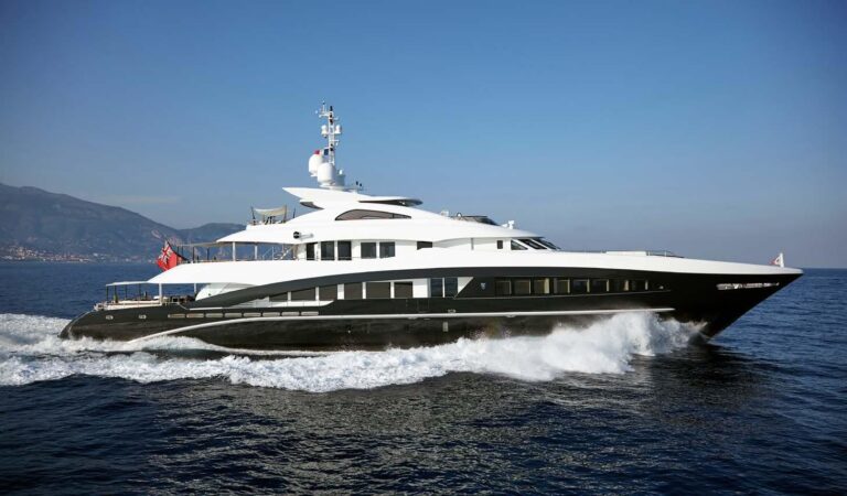 Motor yacht ROCKET - Cruising