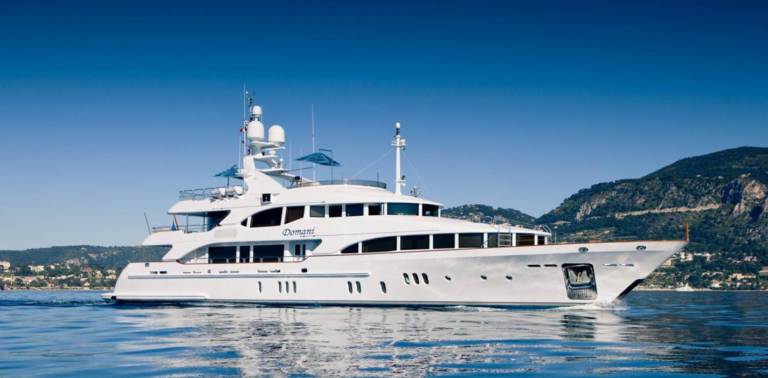 Benetti Yacht DOMANI - Main shot