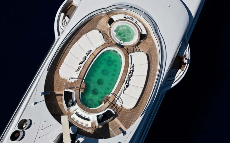 Phoenix 2 Jacuzzi And Pool
