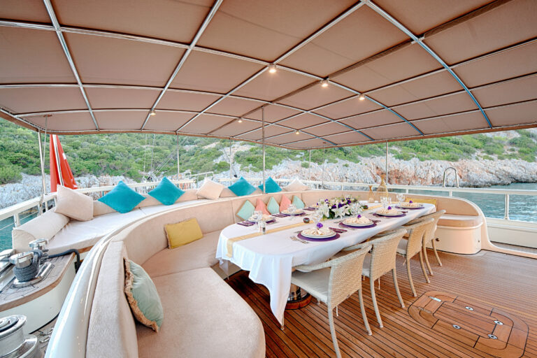 Alfresco Dining On Deck