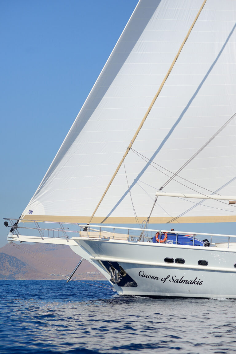Queen Of Salmakis Bow Details