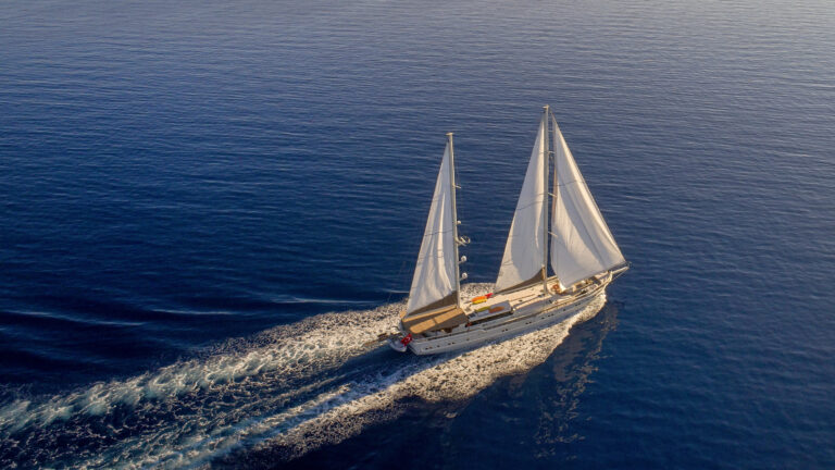 Queen Of Salmakis Cruising