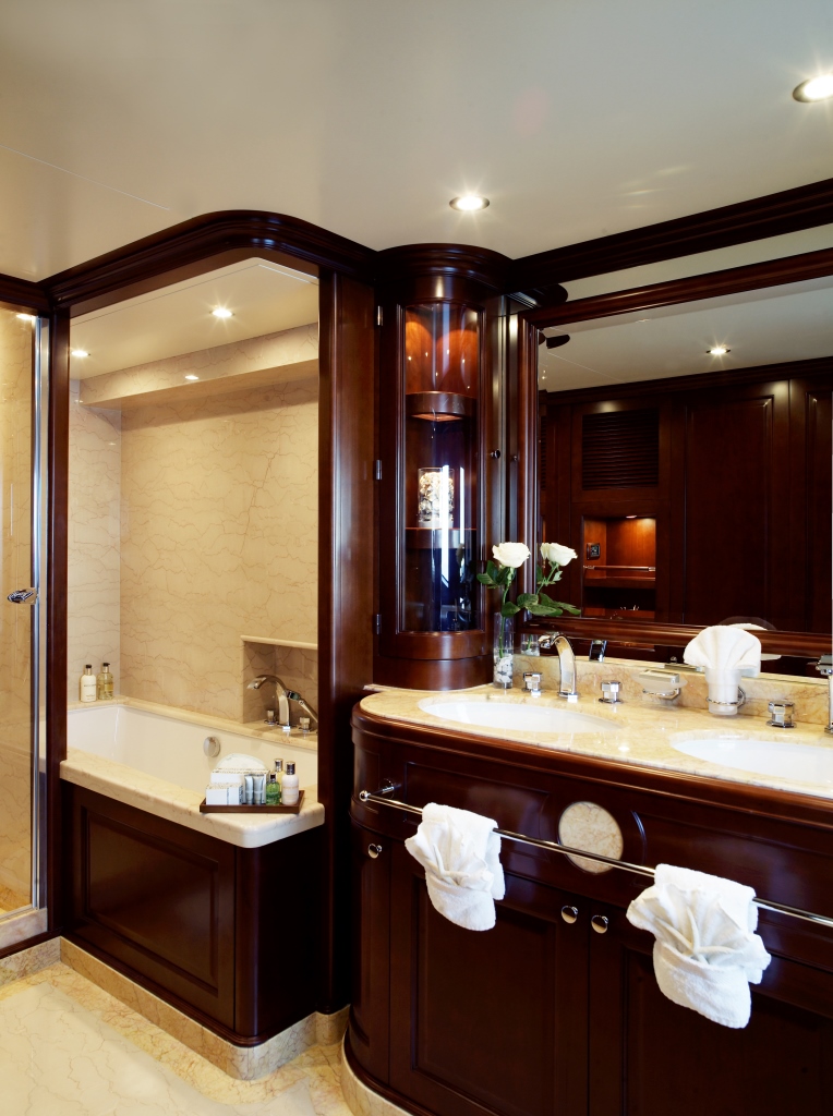 RED ANCHOR Master ensuite