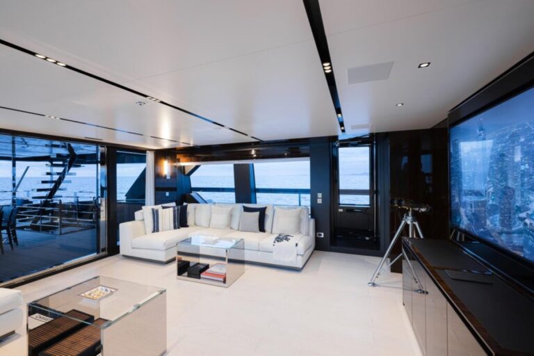 Relaxation With Entertainment Area