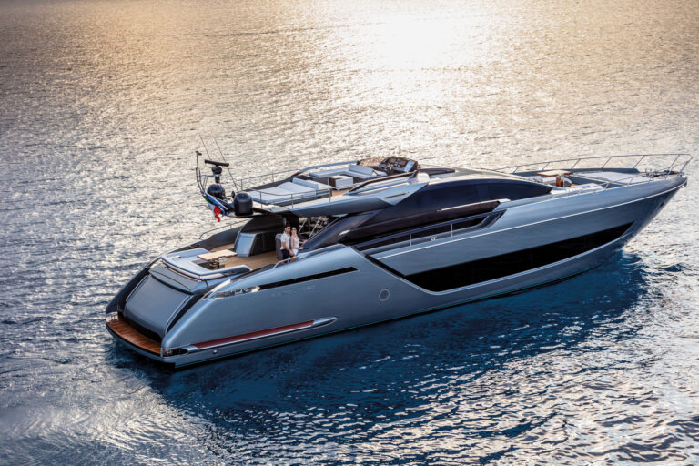 Riva 88 Folgore Yacht