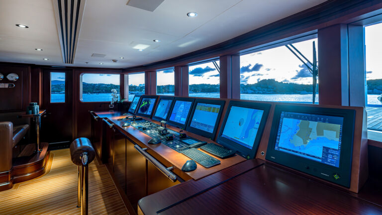 Rock It Bridge Helmstation Credit Yachting Image