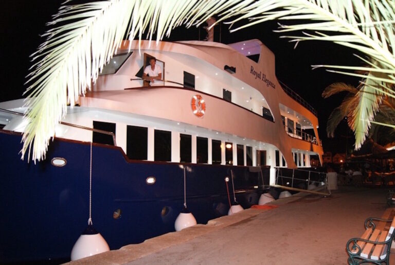Royal Eleganza At Night