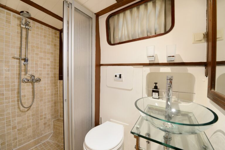 Guest ensuite