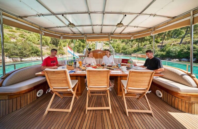 Exterior Relaxation Area With Dining
