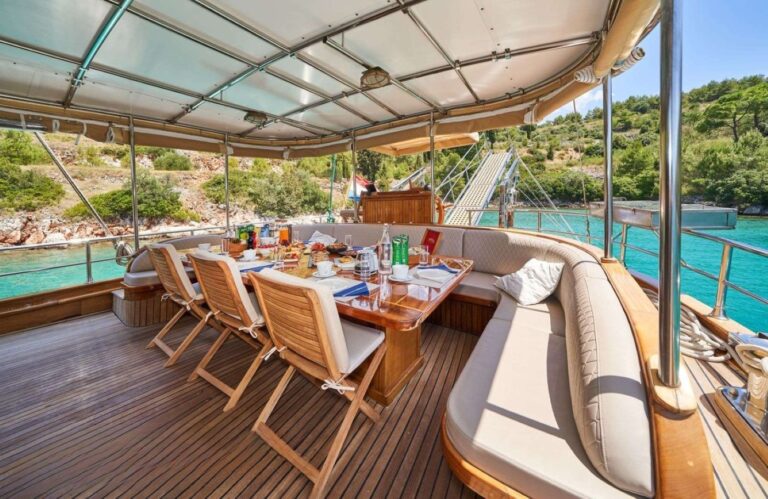Exterior Relaxation Area With Dining