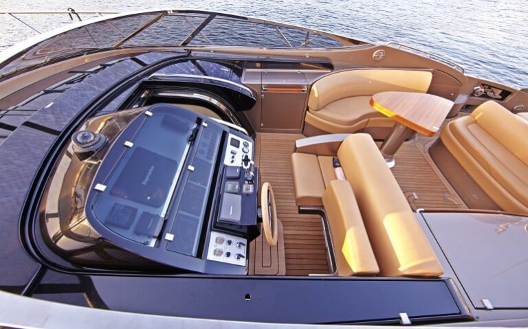SAKURA yacht