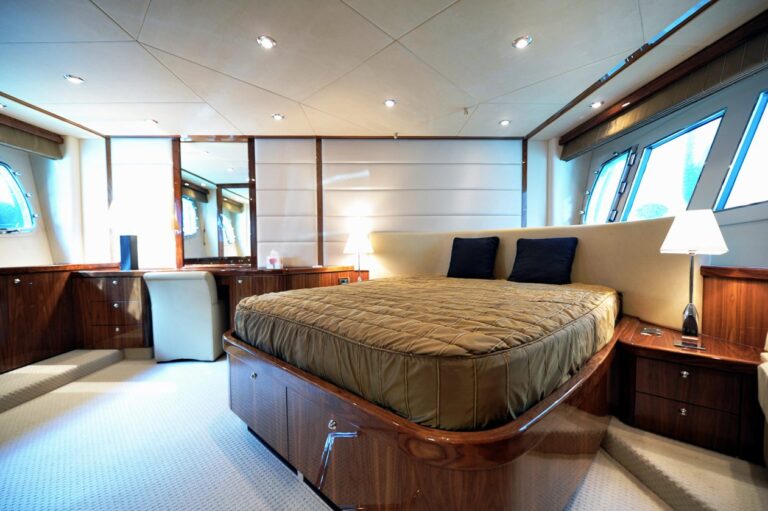 SEFERINO Master Cabin