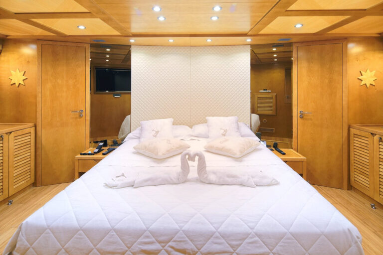 SILVIA Interior - Master Cabin
