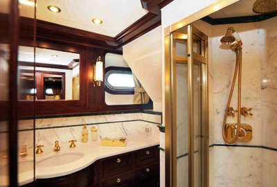 SILVIA M - Twin Bathroom