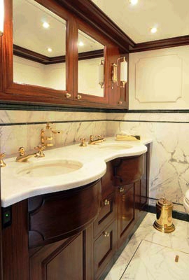 SILVIA M - VIP Bathroom