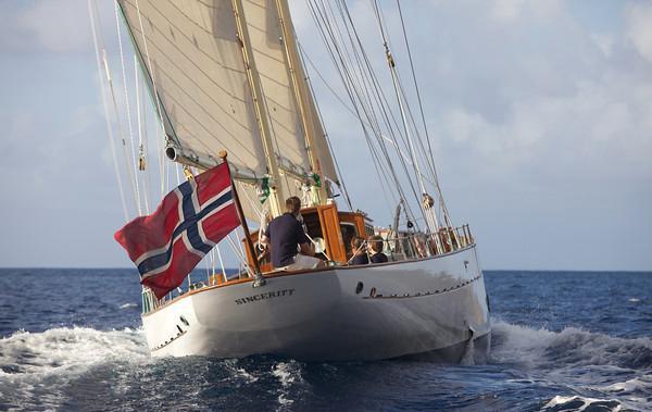 SINCERITY - Aft View Sailing