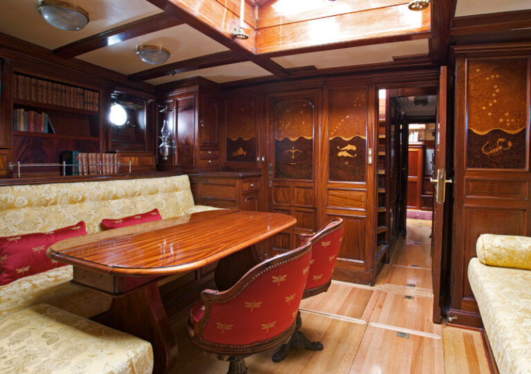 SINCERITY - Salon and Dining