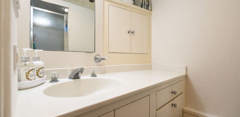 Ensuite bathroom