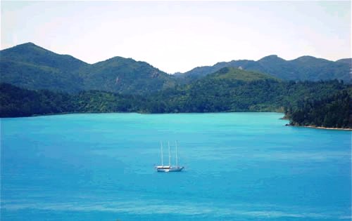 SOUTHERN CLOUD - Whitsundays